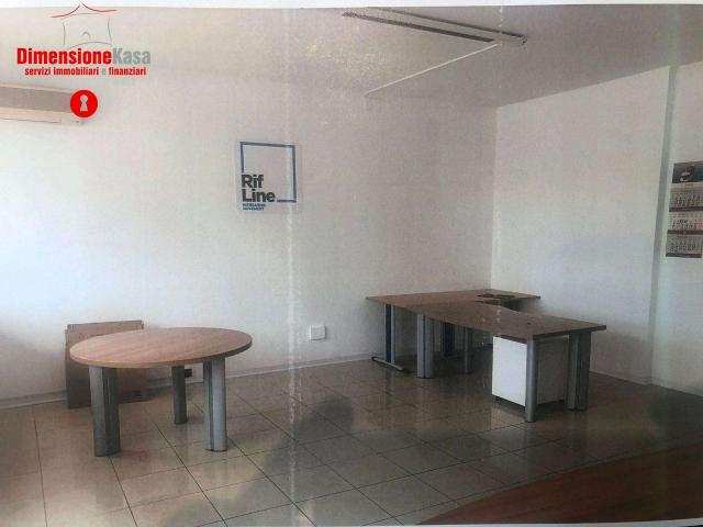Ufficio in affitto a Nola, Campania