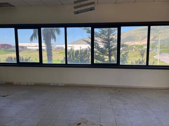 Ufficio in affitto a Nola, Campania