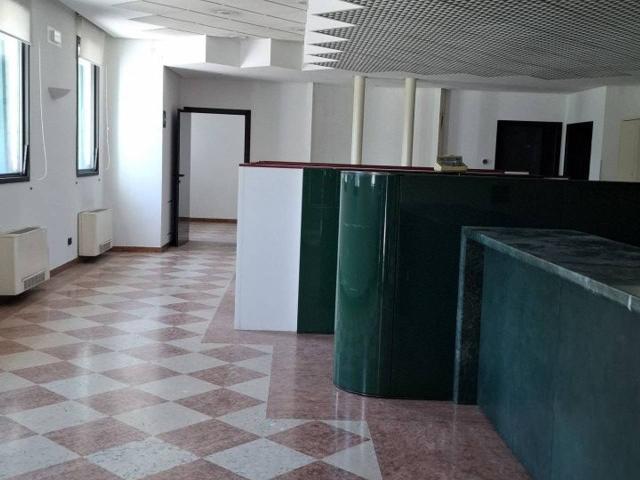 Ufficio in affitto a Nove, Veneto