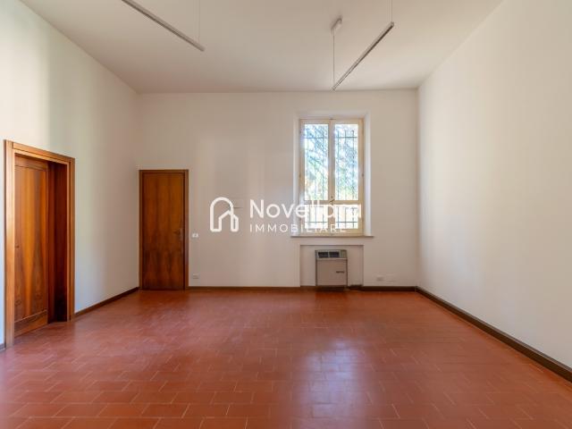 Ufficio in affitto a Bassa Reggiana, Re