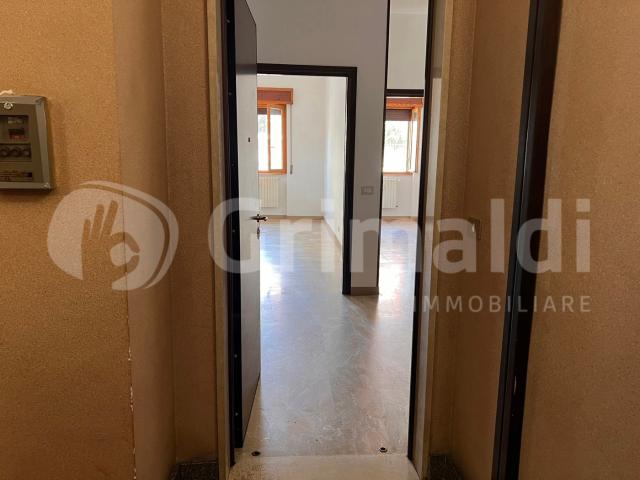 Ufficio in affitto a Locate Triulzi, Lombardia