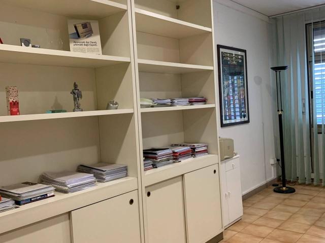 Ufficio in affitto a Marche, Ancona