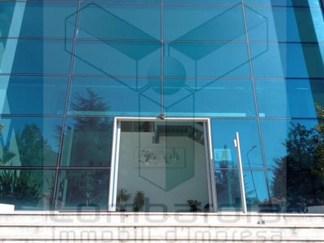 Ufficio in affitto a Osio Sopra, Lombardia