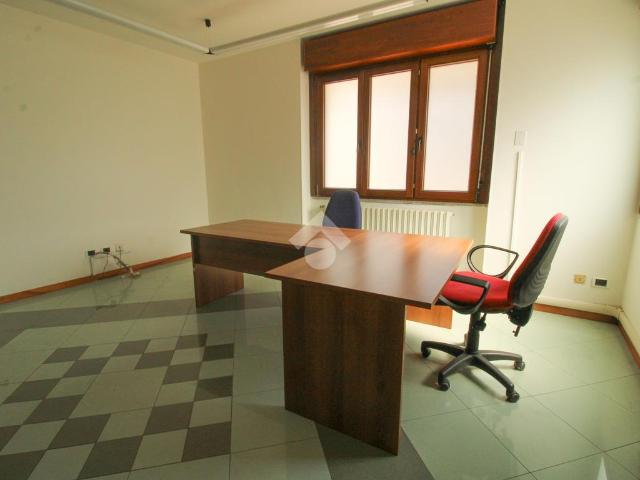 Ufficio in affitto a Osio Sotto, Lombardia