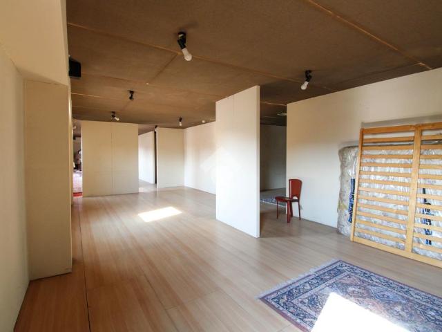 Ufficio in affitto a Palazzago, Lombardia