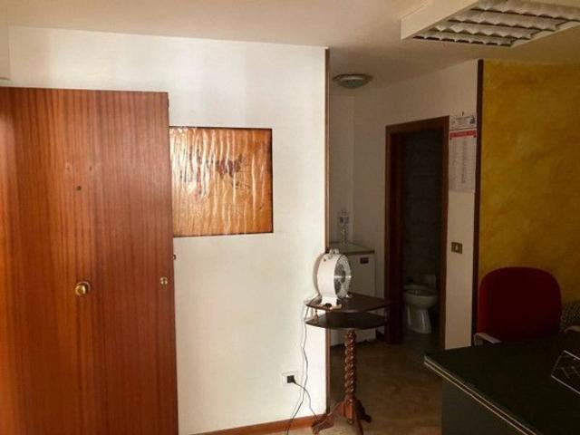 Ufficio in affitto a I Circoscrizione, Palermo