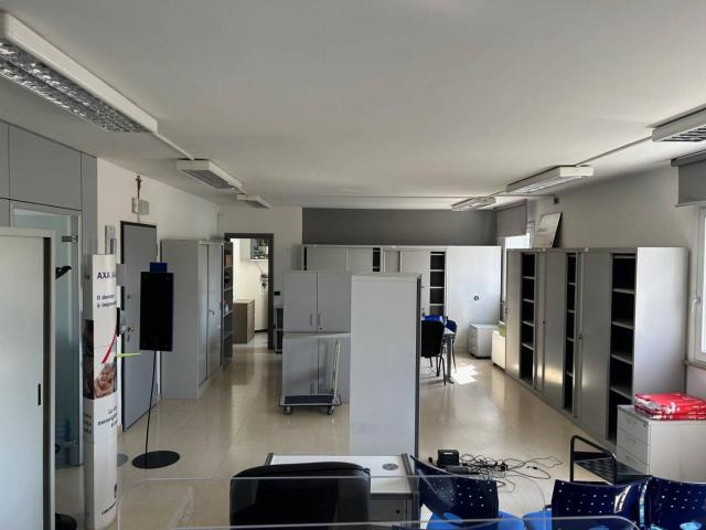 Ufficio in affitto a Parma, Cornocchio