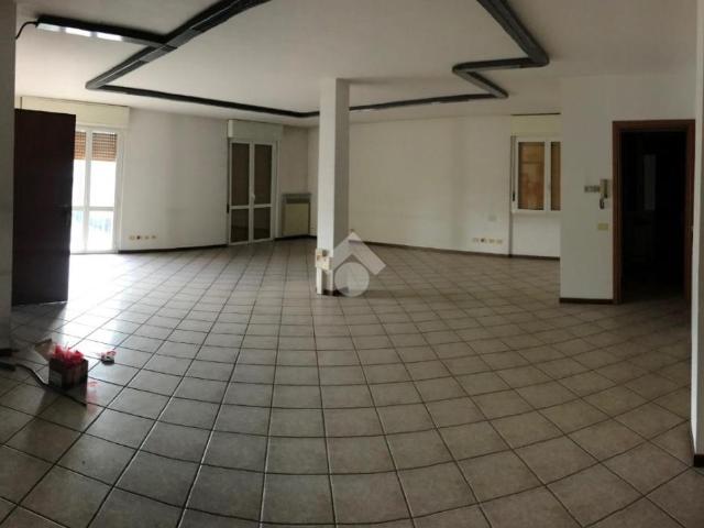 Ufficio in affitto a Pedrengo, Lombardia