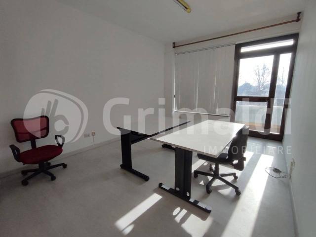 Ufficio in affitto a San Sisto, Cenerente
