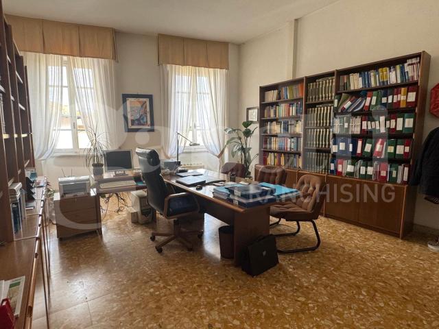 Ufficio in affitto a Sant'Erminio, Cenerente