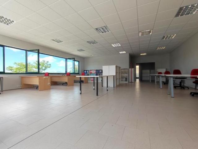 Ufficio in affitto a Marche, Pesaro E Urbino