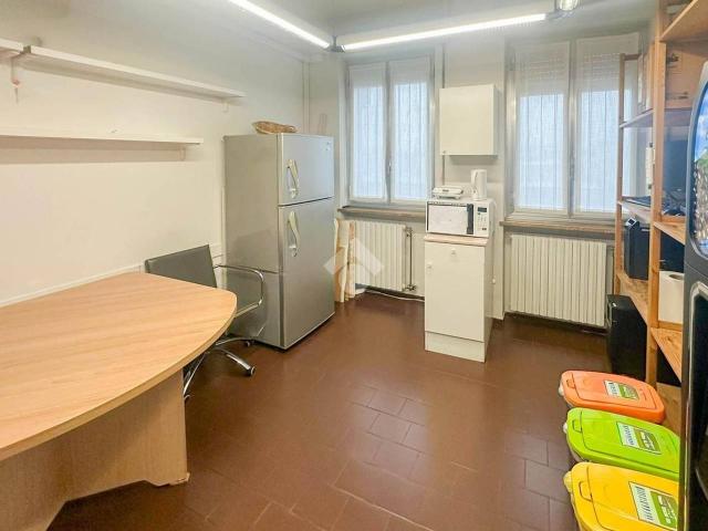 Ufficio in affitto a Peschiera Borromeo, Lombardia