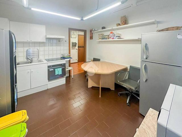 Ufficio in affitto a Peschiera Borromeo, Lombardia