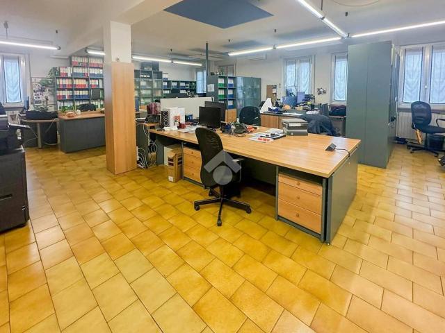 Ufficio in affitto a Peschiera Borromeo, Lombardia