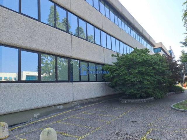 Ufficio in affitto a Mezzate, Peschiera Borromeo