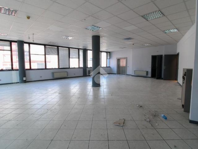Ufficio in affitto a Peschiera Borromeo, Lombardia