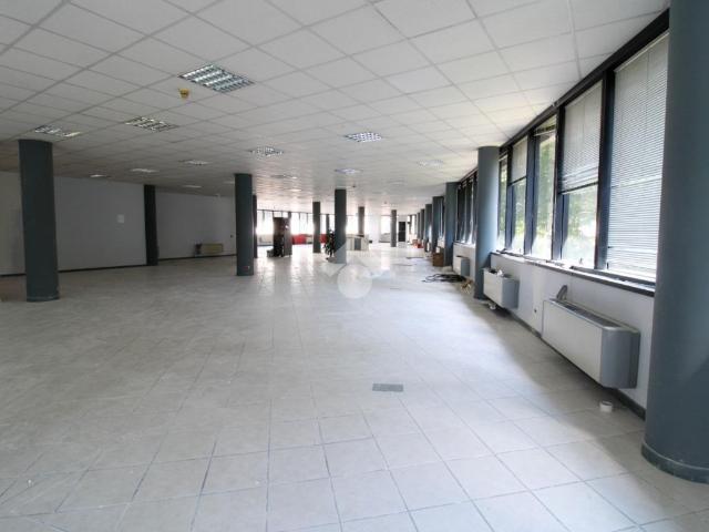 Ufficio in affitto a Peschiera Borromeo, Lombardia