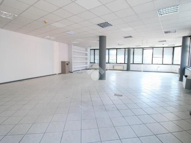Ufficio in affitto a Peschiera Borromeo, Lombardia