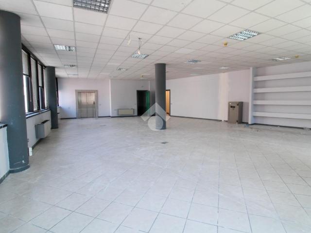 Ufficio in affitto a Peschiera Borromeo, Lombardia