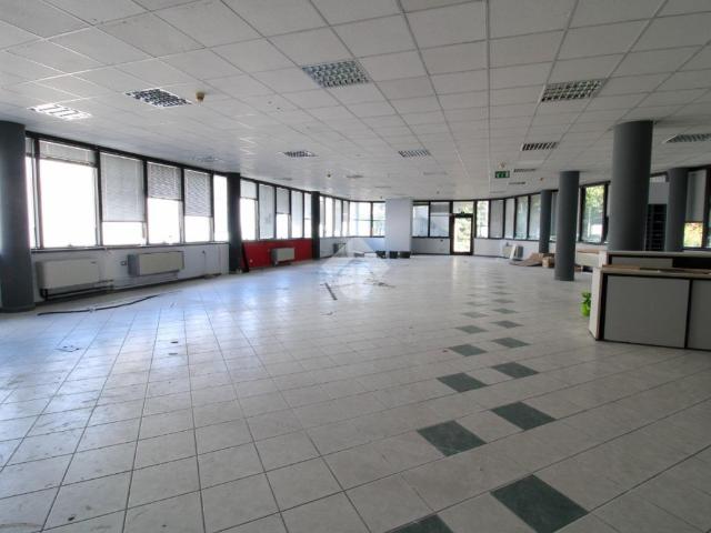 Ufficio in affitto a Peschiera Borromeo, Lombardia