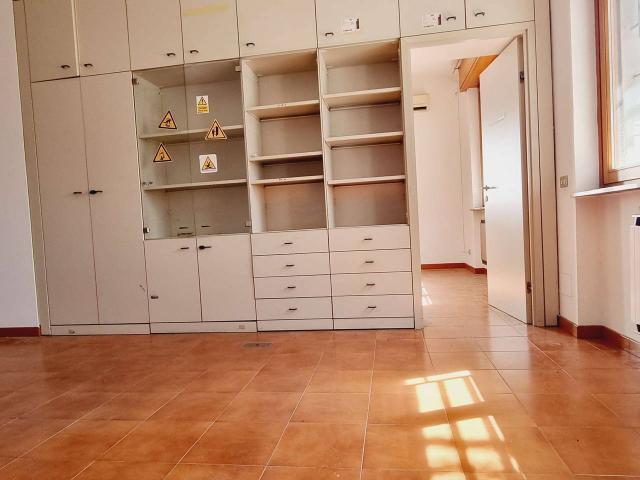 Ufficio in affitto a Piacenza, Reggio Emilia