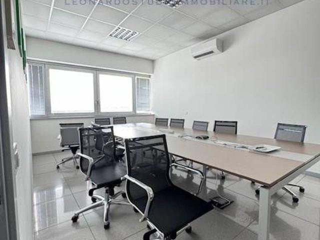 Ufficio in affitto a Le Mose, Piacenza