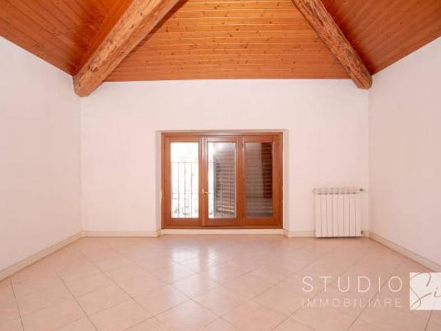 Ufficio in affitto a Pontelungo, Pistoia