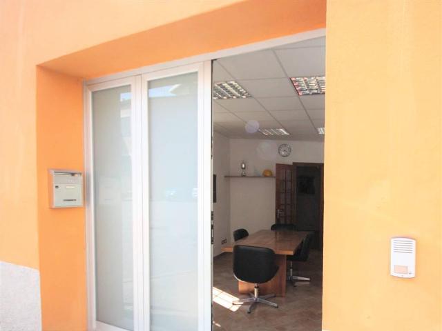 Ufficio in affitto a Lecchi, Toscana