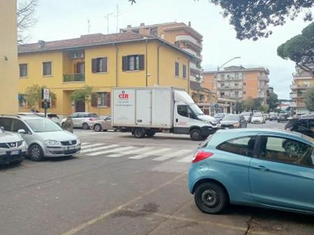 Ufficio in affitto a Primavera, Roma Capitale