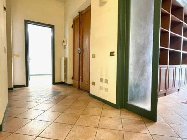 Ufficio in affitto a Pontedera, Toscana