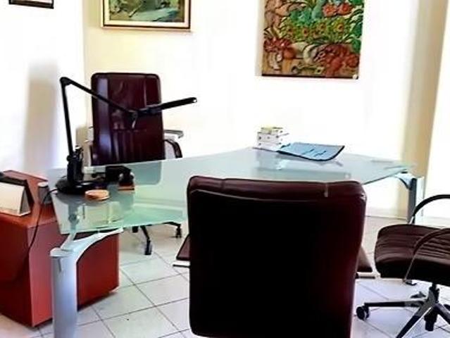 Ufficio in affitto a Porcari, Lucca