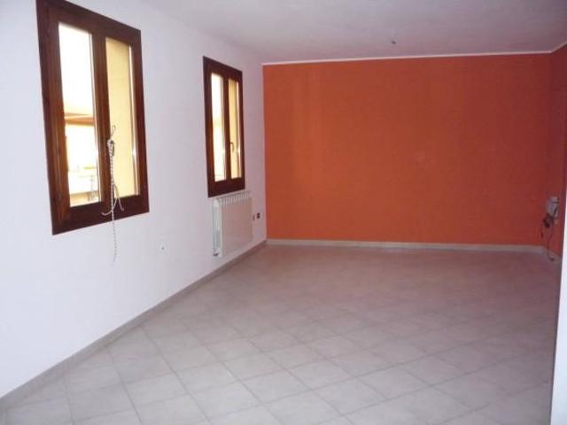 Ufficio in affitto a Contarina, Porto Viro