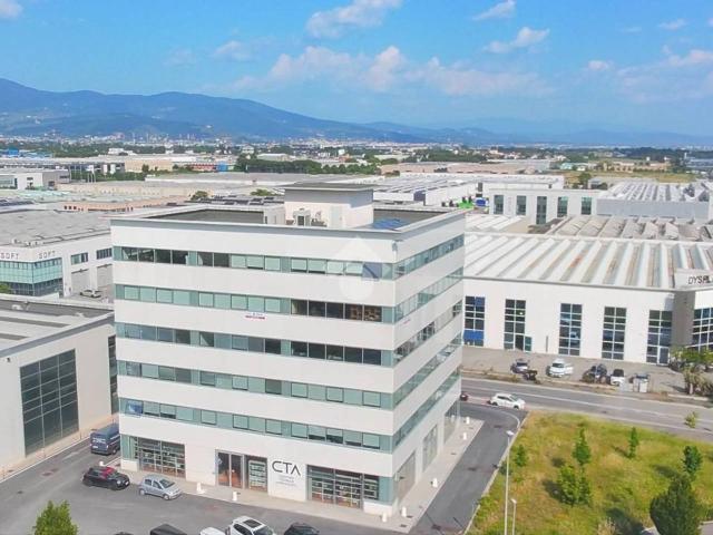 Ufficio in affitto a Le Badie, Prato