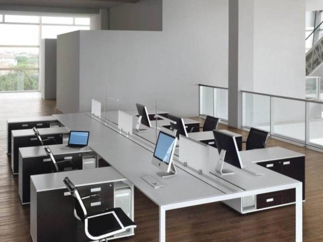 Ufficio in affitto a Centro Direzionale, Prato