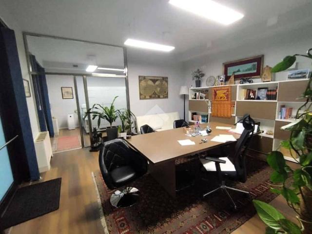 Ufficio in affitto a Preganziol, Veneto