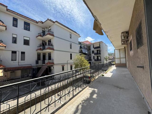 Ufficio in affitto a Quarto, Campania