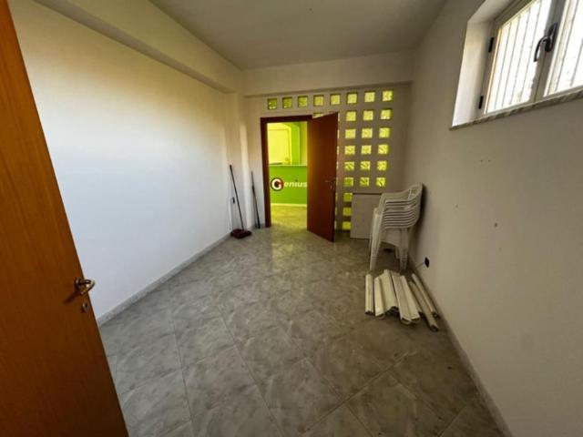 Ufficio in affitto a Archi, Calabria