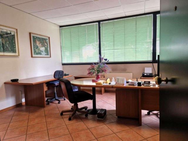 Ufficio in affitto a San Paolo Tribunale, Re