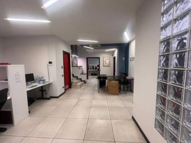 Ufficio in affitto a San Nicolò, Re