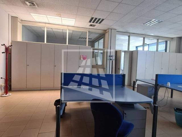 Ufficio in affitto a Cavazzoli, Re