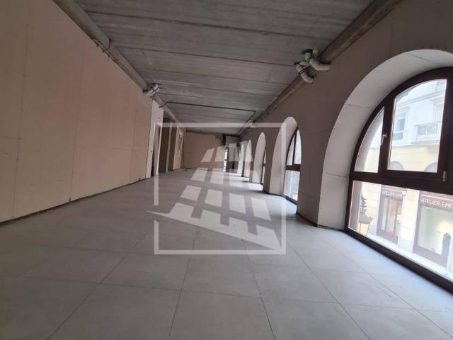 Ufficio in affitto a San Nicolò, Re
