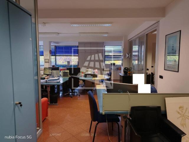 Ufficio in vendita a Tondo, Re