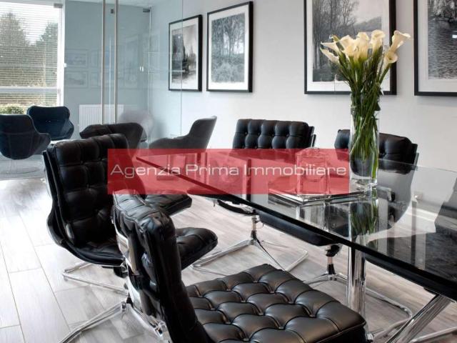 Ufficio in affitto a Mancasale, Re