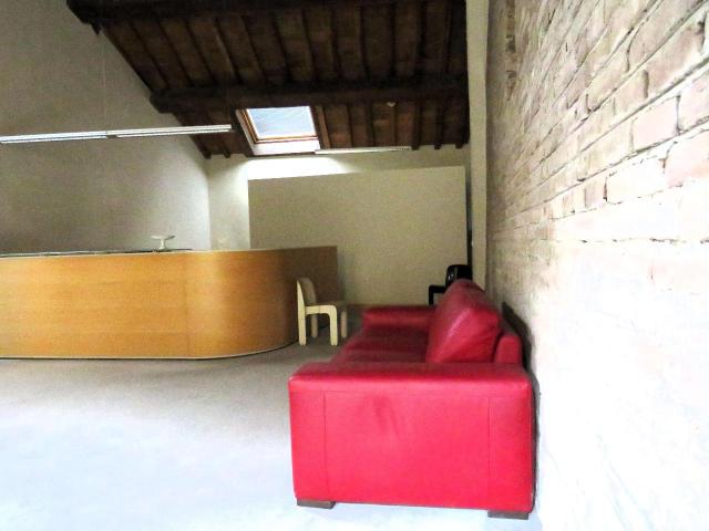 Ufficio in affitto a San Giacomo città, Re