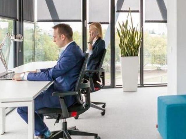 Ufficio in affitto a Villaggio Olimpia, Re