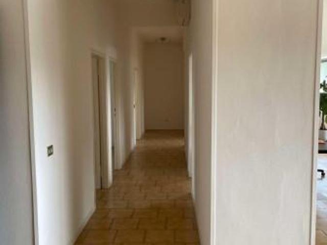 Ufficio in affitto a San Pietro città, Re