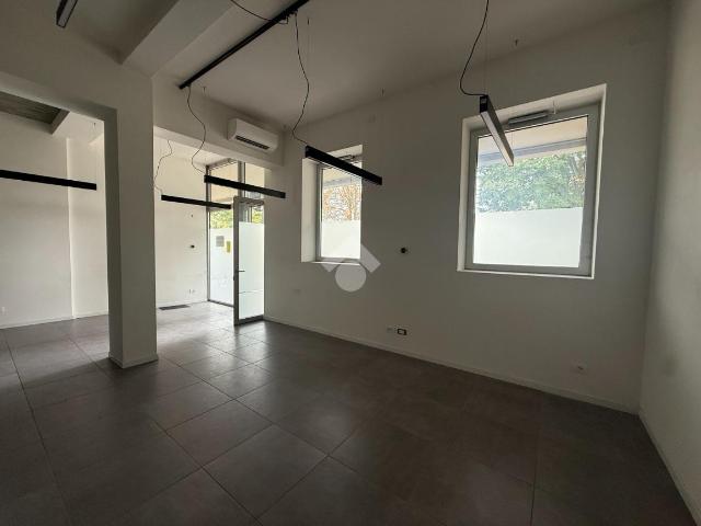 Ufficio in affitto a Belvedere, Re