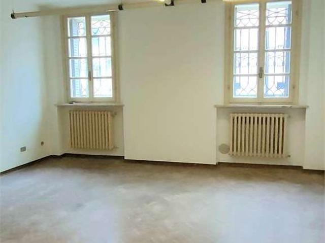 Ufficio in affitto a San Giacomo esterna, Re