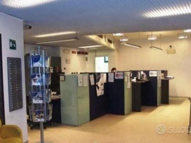 Ufficio in affitto a Santa Maria Nuova, Re