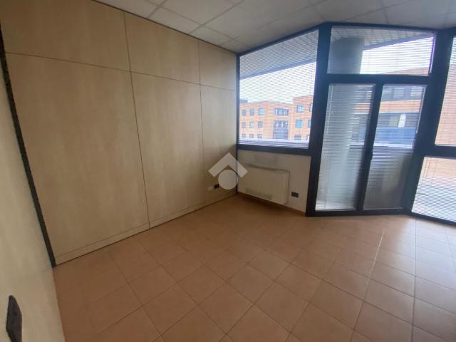 Ufficio in affitto a San Paolo Tribunale, Re